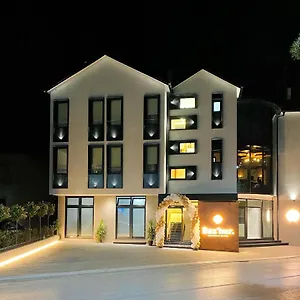 Baz'hur Boutique Albanië